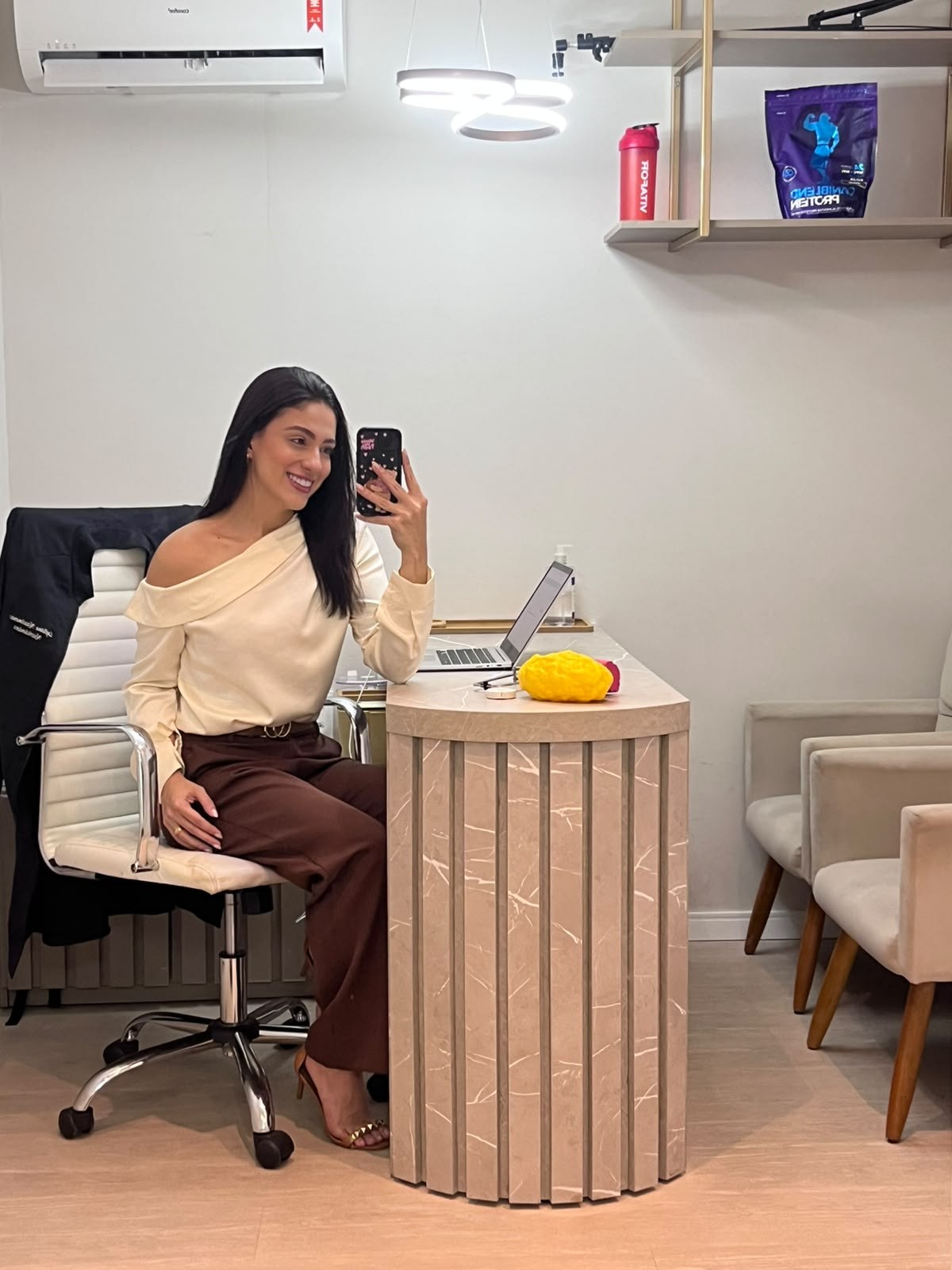 Lyliane no consultório